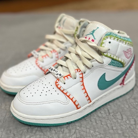Nike Other - Nike Air Jordan 1 Mid SE GS White Teal Retro DM6218-100 - SIZE 5Y = 7 WOMENS